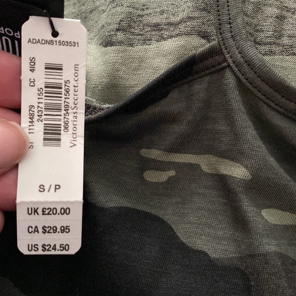 NWT Victoria Secret Sport Camo Top - Picture 6 of 8